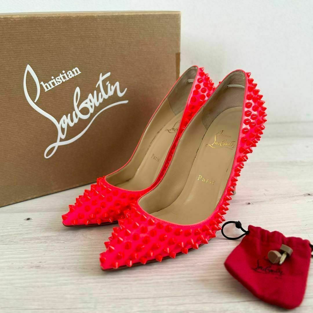 Christian Louboutin(クリスチャンルブタン)の36 クリスチャンルブタン スパイク スタッズ ハイヒール パンプス レッド レディースの靴/シューズ(ハイヒール/パンプス)の商品写真