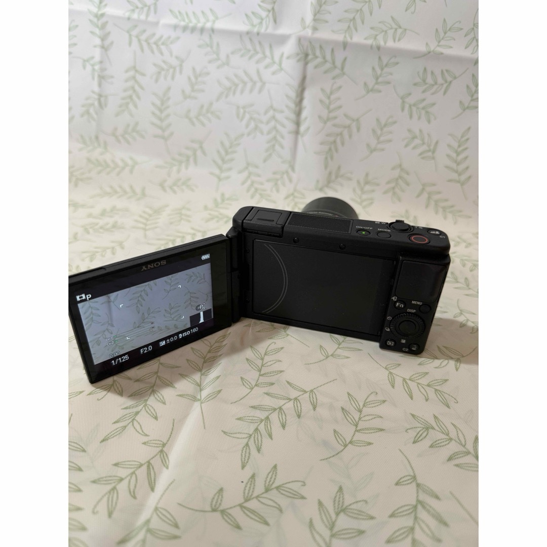 SONY(ソニー)のソニー(SONY) コンパクトデジタルカメラ VLOGCAM ZV-1 スマホ/家電/カメラのカメラ(コンパクトデジタルカメラ)の商品写真