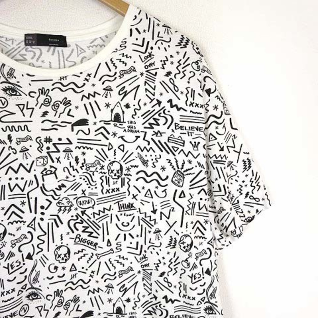 Bershka(ベルシュカ)のベルシュカ Bershka Tシャツ 総柄 イラスト プリント半袖 XL 白 黒 メンズのトップス(Tシャツ/カットソー(半袖/袖なし))の商品写真