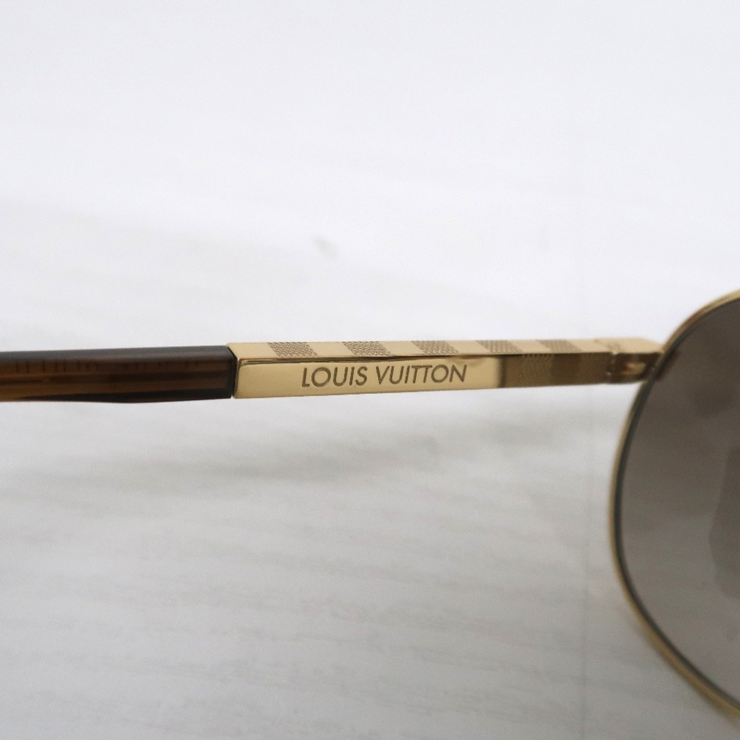 LOUIS VUITTON(ルイヴィトン)のルイ・ヴィトン サングラス アティテュード パイロット Z0339U 61ロ14 ゴールドフレーム×ブラウンレンズ  IT319519 中古・美品 メンズのファッション小物(サングラス/メガネ)の商品写真