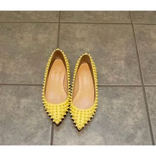 Christian Louboutin - 美品☆クリスチャンルブタン.35.5.22.5cmスタッズ.フラットシューズ