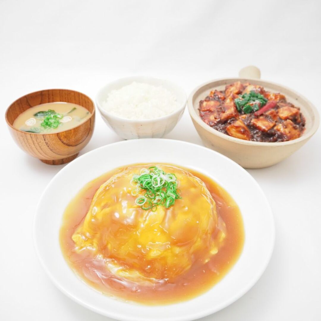 美品 天津飯 マーボー豆腐 みそ汁 ごはん 食品サンプル 4点 セット おまとめ 実物大 中華 展示用 HO327  その他のその他(その他)の商品写真