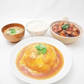 美品 天津飯 マーボー豆腐 みそ汁 ごはん 食品サンプル 4点 セット おまとめ 実物大 中華 展示用 HO327 (その他)