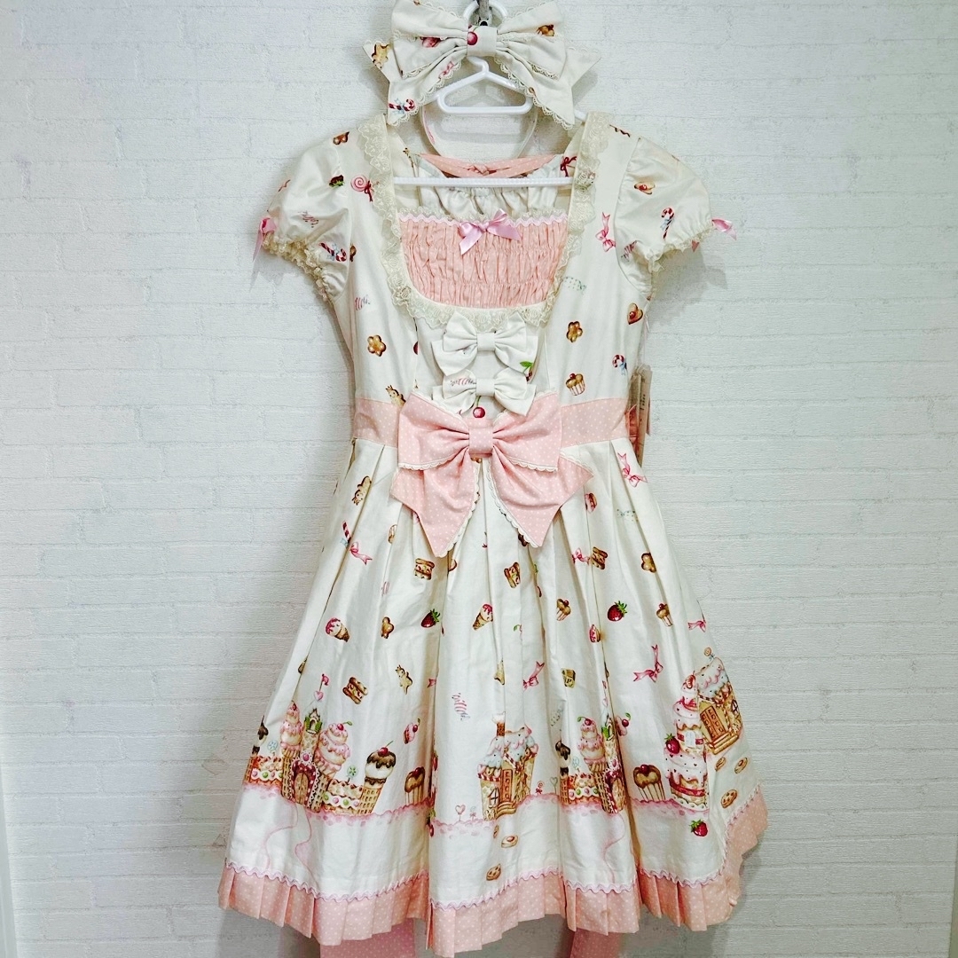 Angelic Pretty(アンジェリックプリティー)のF3 新品　アンジェリックプリティ　お菓子の国　ワンピース　カチューシャ レディースのワンピース(ひざ丈ワンピース)の商品写真