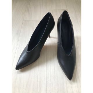 Charles and Keith - 未使用 Charles & Keith Vパンプス サイズ38ブラック 9cm 