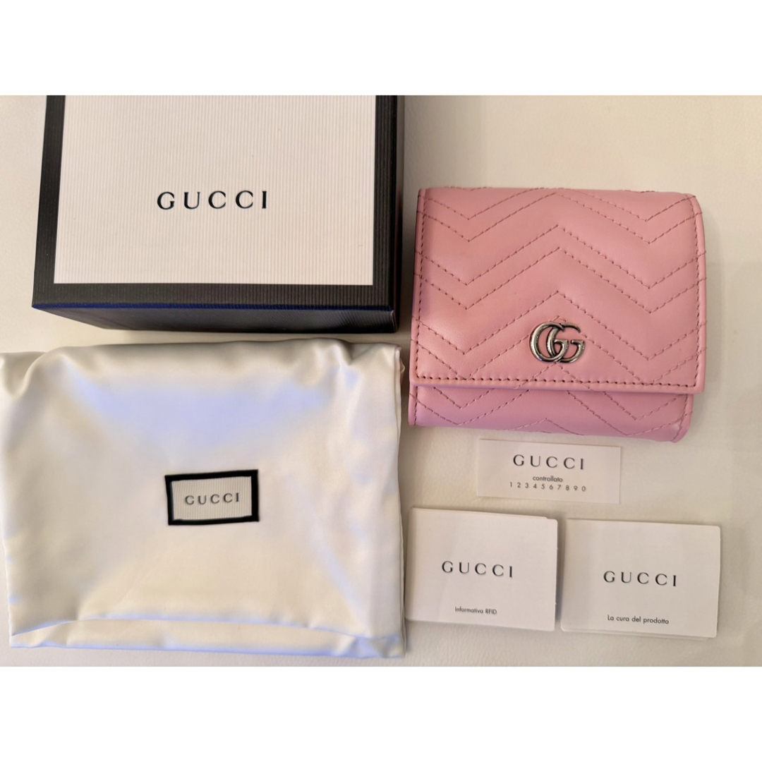 Gucci(グッチ)の新品未使用　GUCCI  マーモントGG ピンク 二つ折り財布  グッチ レディースのファッション小物(財布)の商品写真