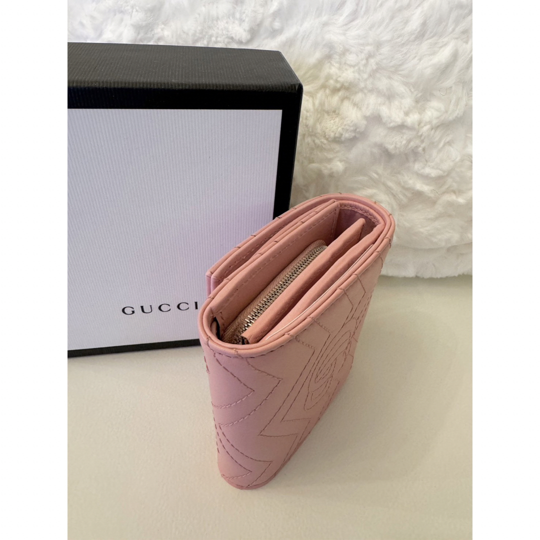 Gucci(グッチ)の新品未使用　GUCCI  マーモントGG ピンク 二つ折り財布  グッチ レディースのファッション小物(財布)の商品写真