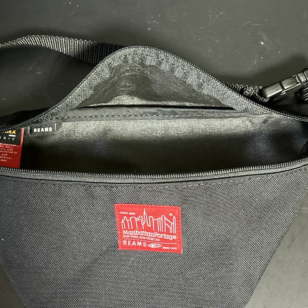 Manhattan Portage(マンハッタンポーテージ)のマンハッタンポーテージ×BEAMSコラボ　ウェストポーチ　 メンズのバッグ(ウエストポーチ)の商品写真