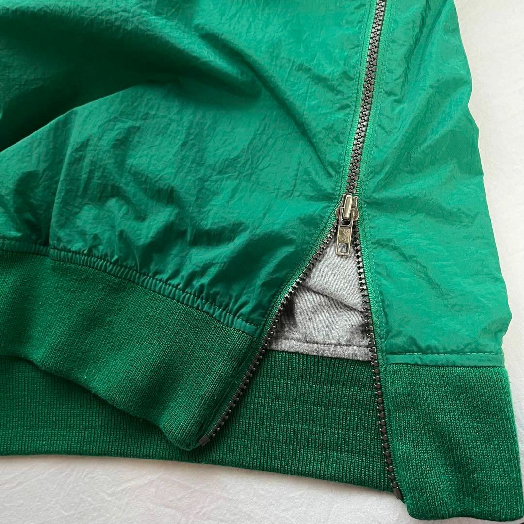 adidas(アディダス)のアディダス　ナイロンプルオーバージャケット　刺繍ロゴ　グリーン　XL 万国旗タグ メンズのジャケット/アウター(ナイロンジャケット)の商品写真