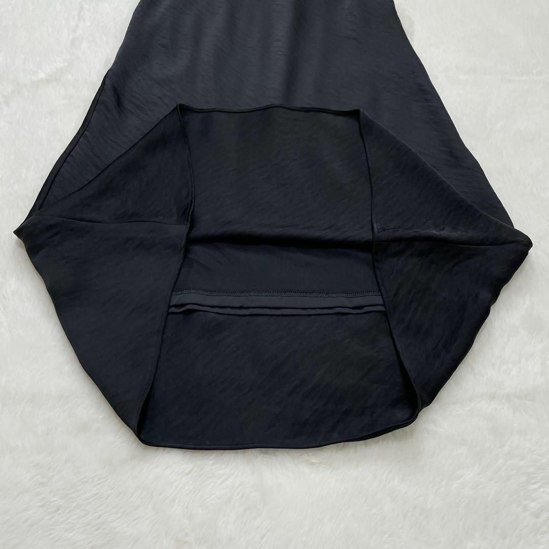 apart by lowrys(アパートバイローリーズ)のアパートバイローリーズ サテンナローマキシスカート　黒　ナロースカート　Lサイズ レディースのスカート(ロングスカート)の商品写真