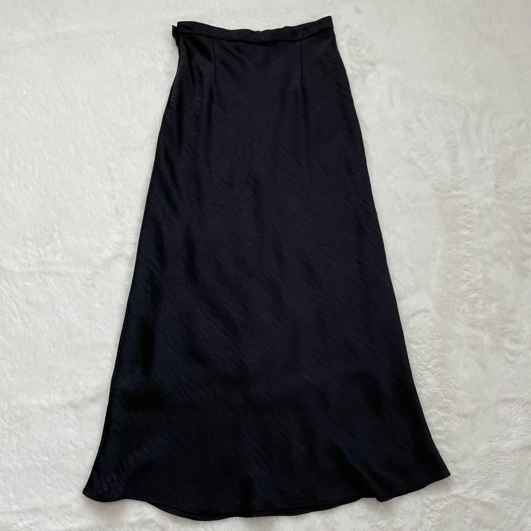 apart by lowrys(アパートバイローリーズ)のアパートバイローリーズ サテンナローマキシスカート　黒　ナロースカート　Lサイズ レディースのスカート(ロングスカート)の商品写真