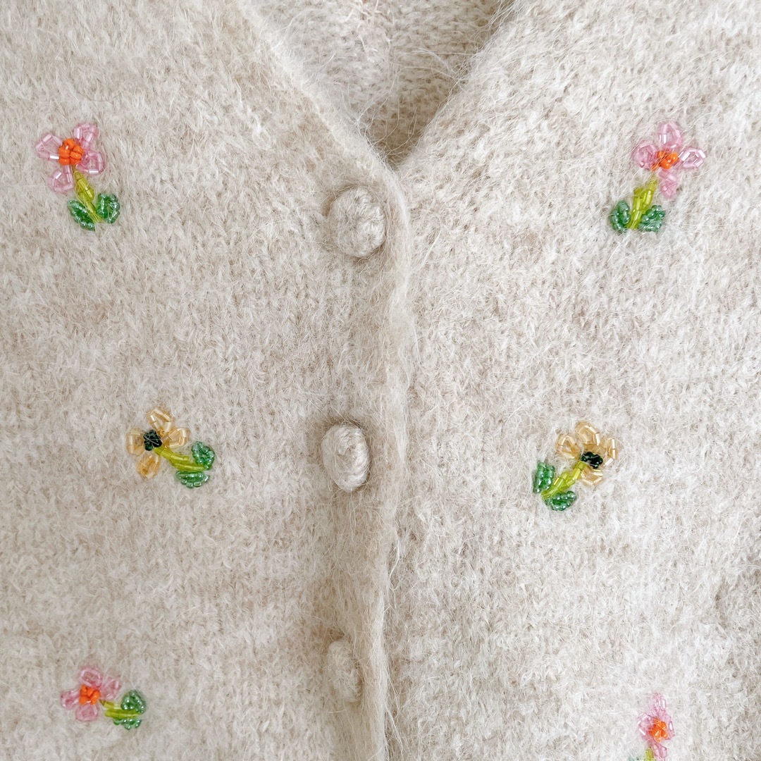 ZARA(ザラ)のZARA 小花ビーズ刺繍カーディガン レディースのトップス(カーディガン)の商品写真