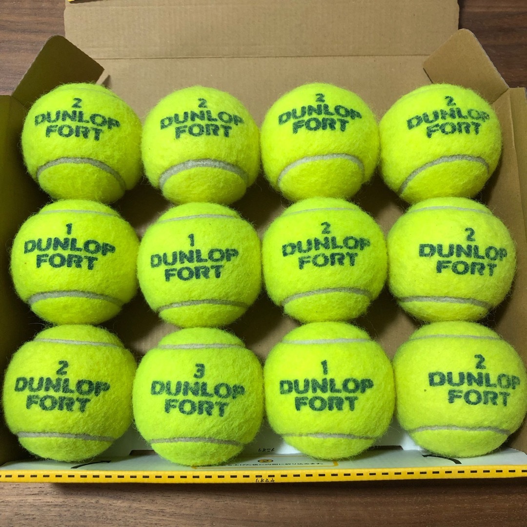 DUNLOP(ダンロップ)の【中古】硬式テニスボール ダンロップフォート DUNLOP FORT 12個 スポーツ/アウトドアのテニス(ボール)の商品写真