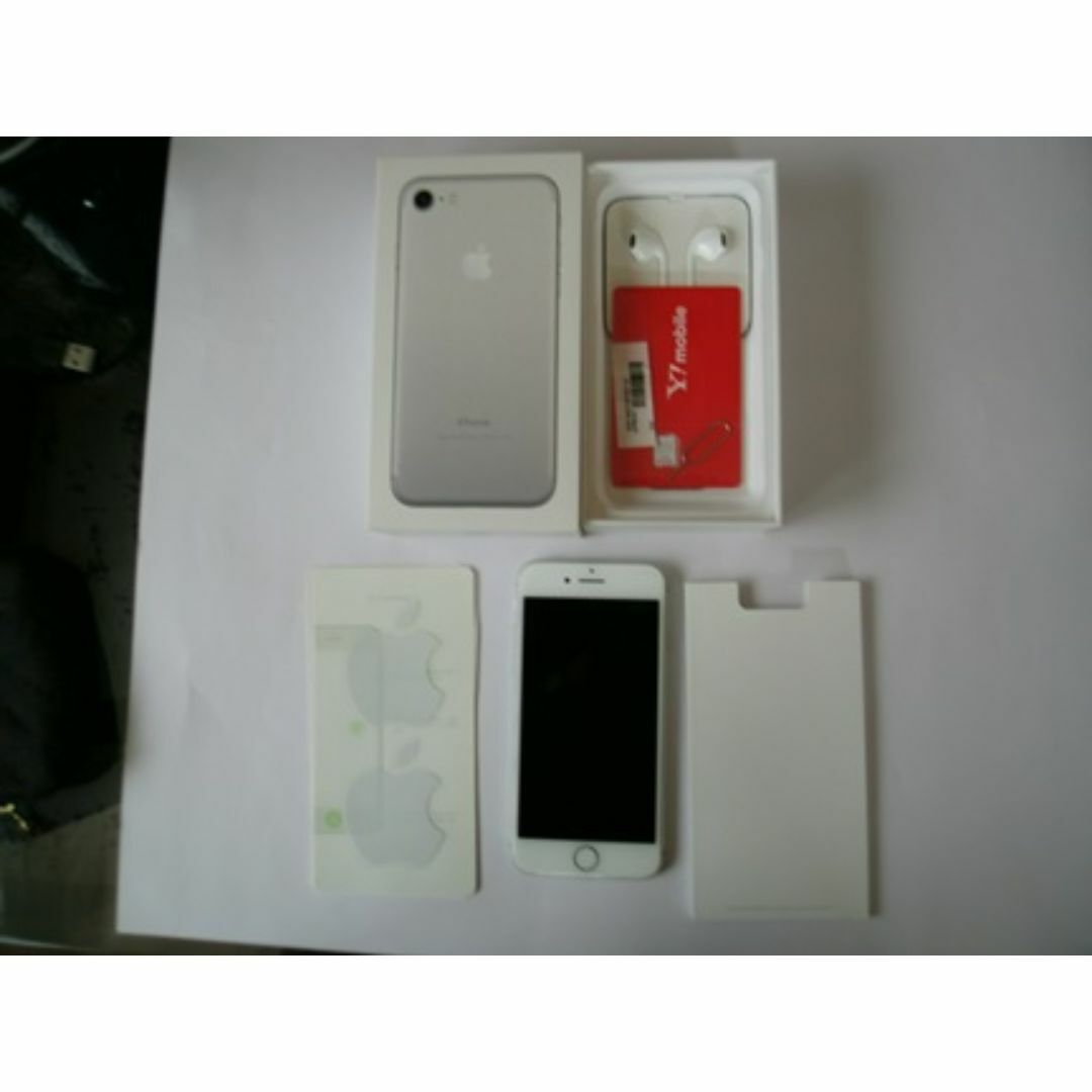 Apple(アップル)の超美品 iPhone7 32GB シルバー スマホ/家電/カメラのスマートフォン/携帯電話(スマートフォン本体)の商品写真