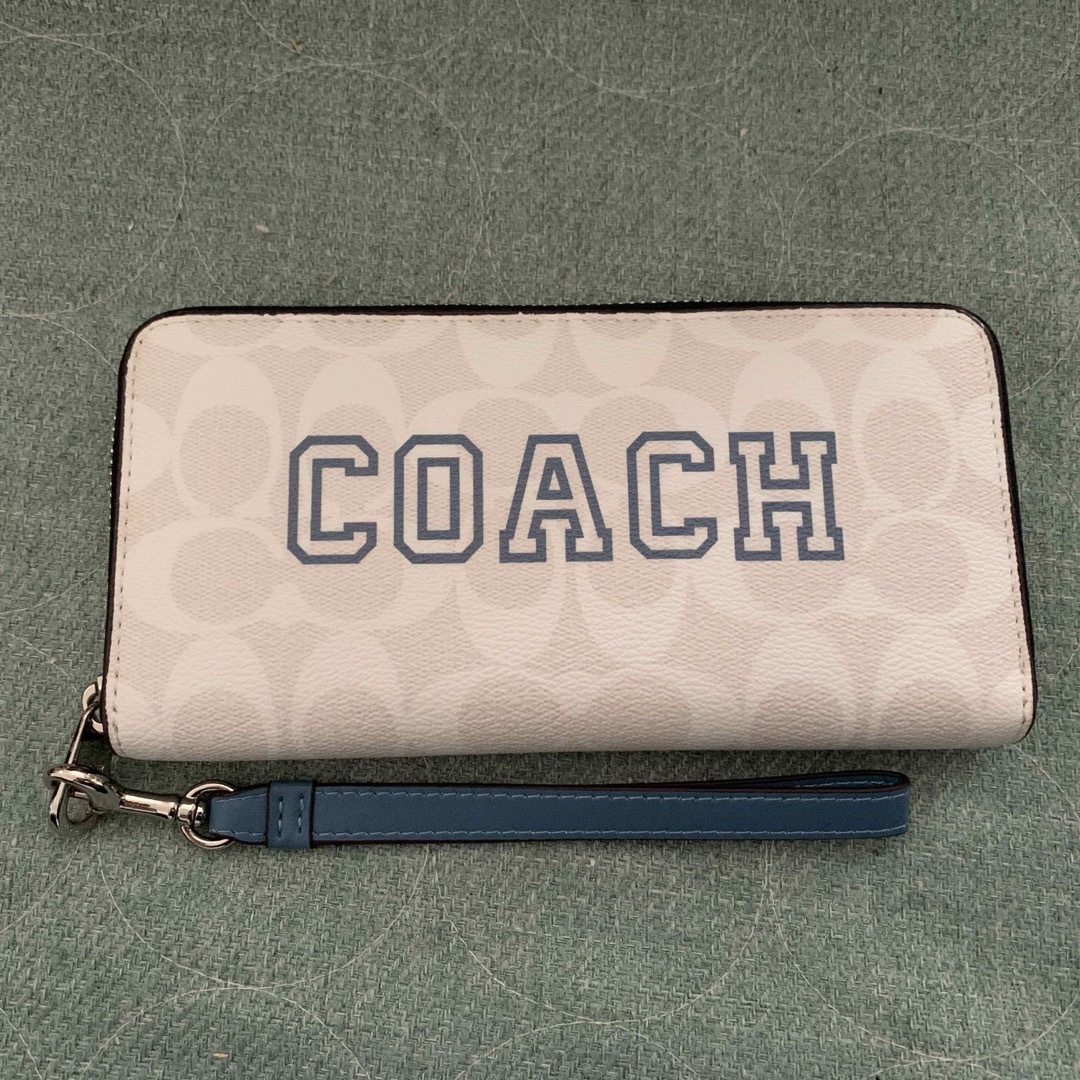 COACH(コーチ)の★COACH★長財布　ストラップ付　未使用　送料込み！ レディースのファッション小物(財布)の商品写真