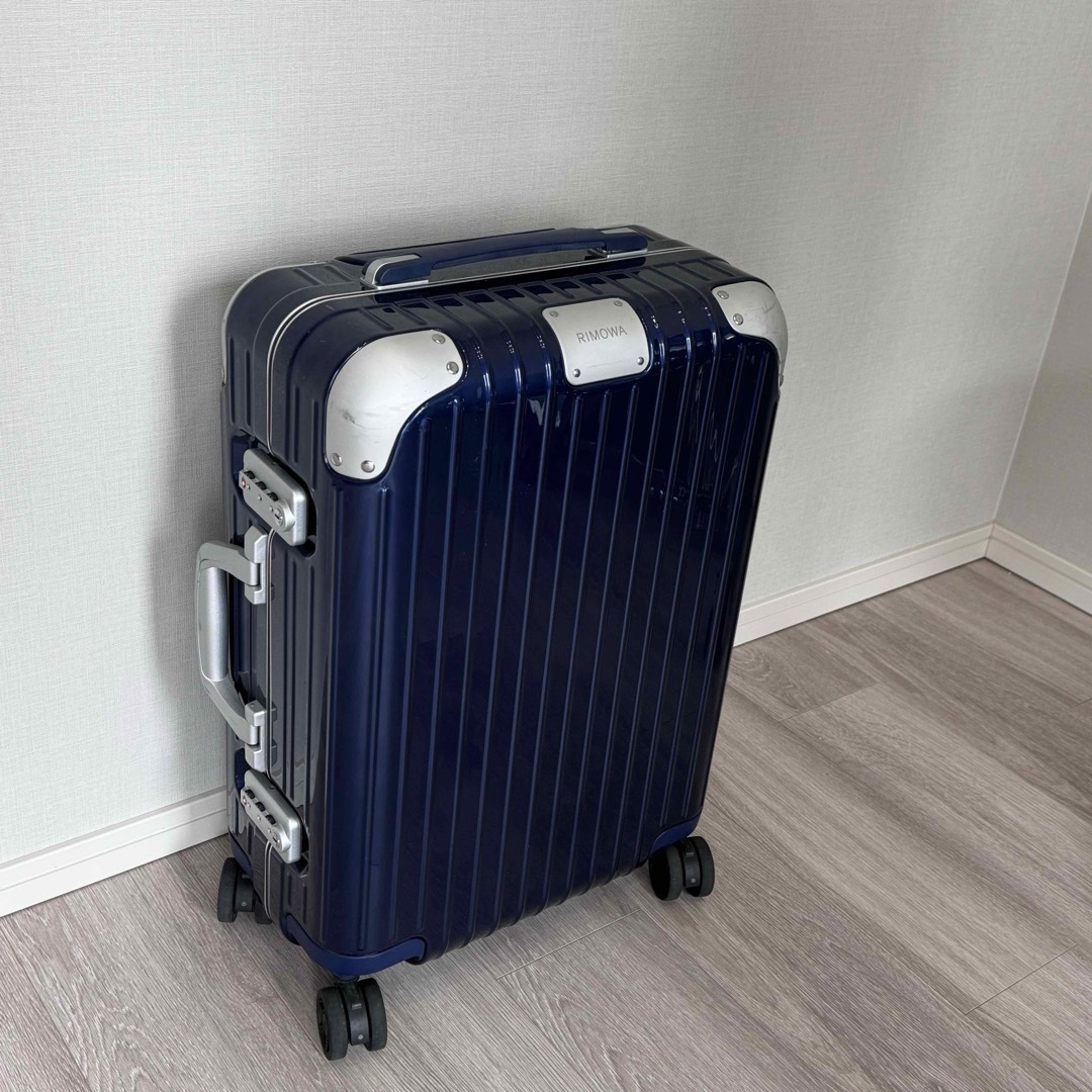 RIMOWA(リモワ)の参考定価15万　RIMOWA /リモワ　hybrid ハイブリッド　スーツケース レディースのバッグ(スーツケース/キャリーバッグ)の商品写真