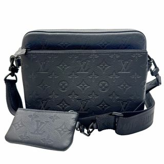 ルイヴィトン(LOUIS VUITTON)のLOUIS VUITTON ルイ ヴィトン トリオ･メッセンジャー M46602 RFID モノグラム・パターン エンボス ブラック レザー メンズ ショルダーバッグ メッセンジャーバッグ 新作 現行 メンズ(ショルダーバッグ)