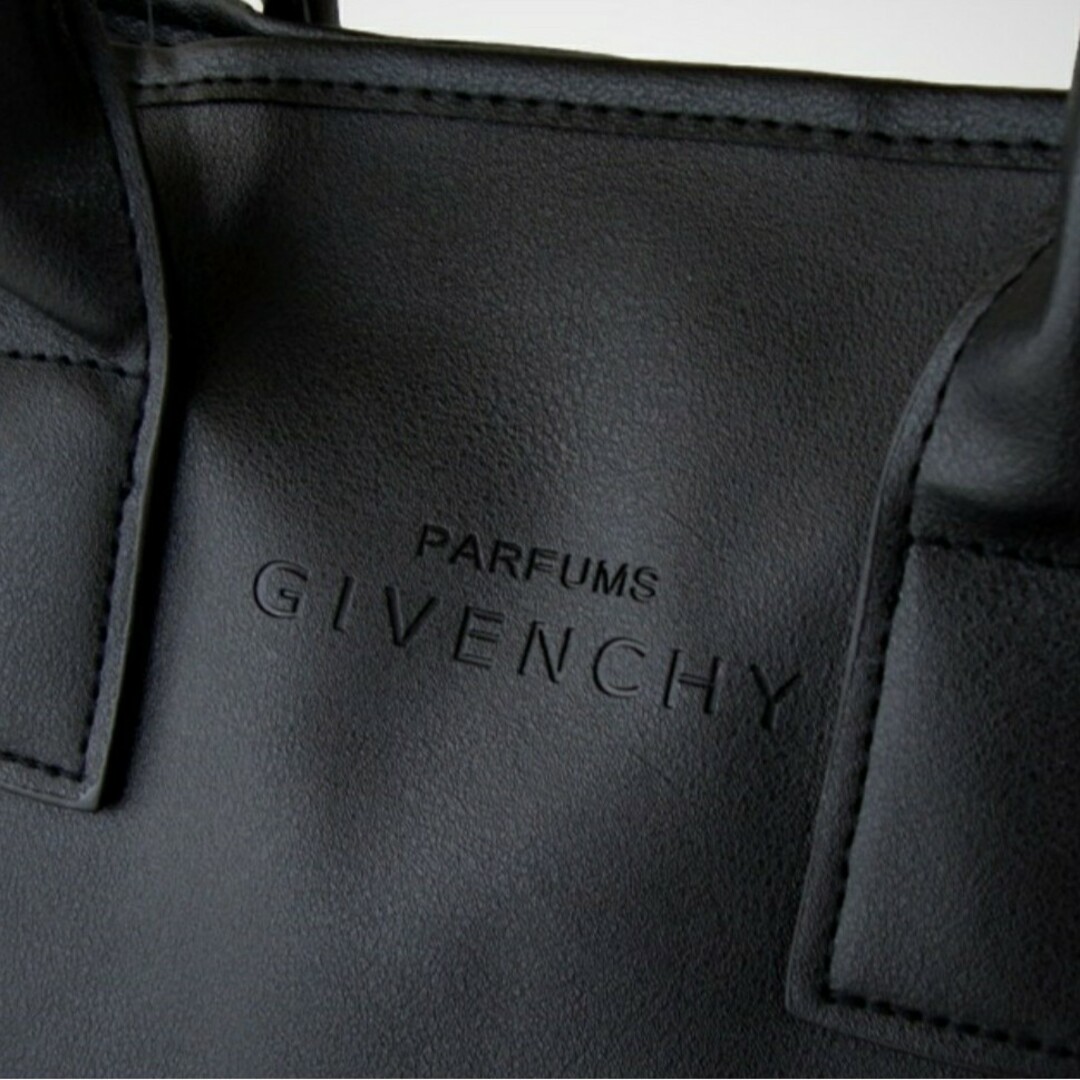 GIVENCHY(ジバンシィ)のGIVENCHYトートバッグノベルティポーチ　セット　ブラック　男女兼用 レディースのバッグ(トートバッグ)の商品写真