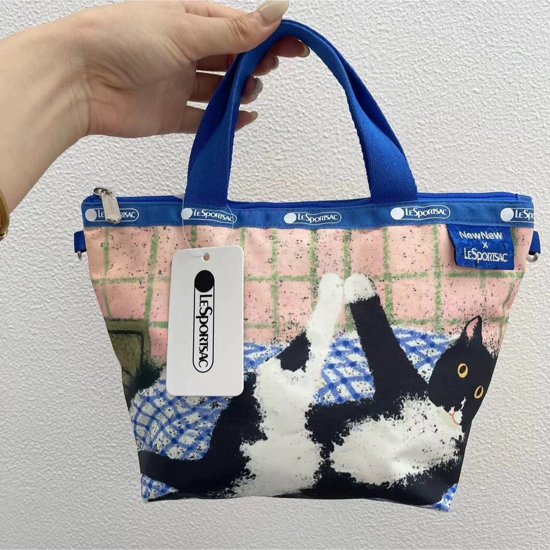 LeSportsac(レスポートサック)の【新品】レスポートサック137 キャットコンパクトショルダーバッグ　トートバッグ レディースのバッグ(ショルダーバッグ)の商品写真