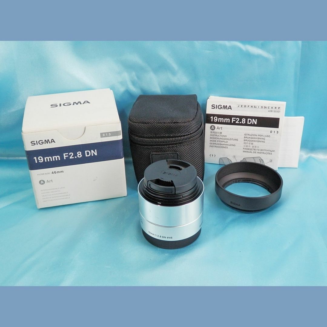 SIGMA(シグマ)のシグマ 19mm F2.8 DN ソニーEマウント用 シルバー Artライン スマホ/家電/カメラのカメラ(レンズ(単焦点))の商品写真