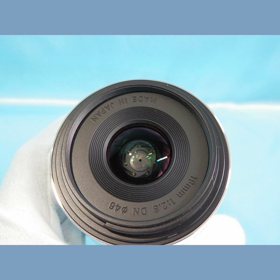 SIGMA(シグマ)のシグマ 19mm F2.8 DN ソニーEマウント用 シルバー Artライン スマホ/家電/カメラのカメラ(レンズ(単焦点))の商品写真