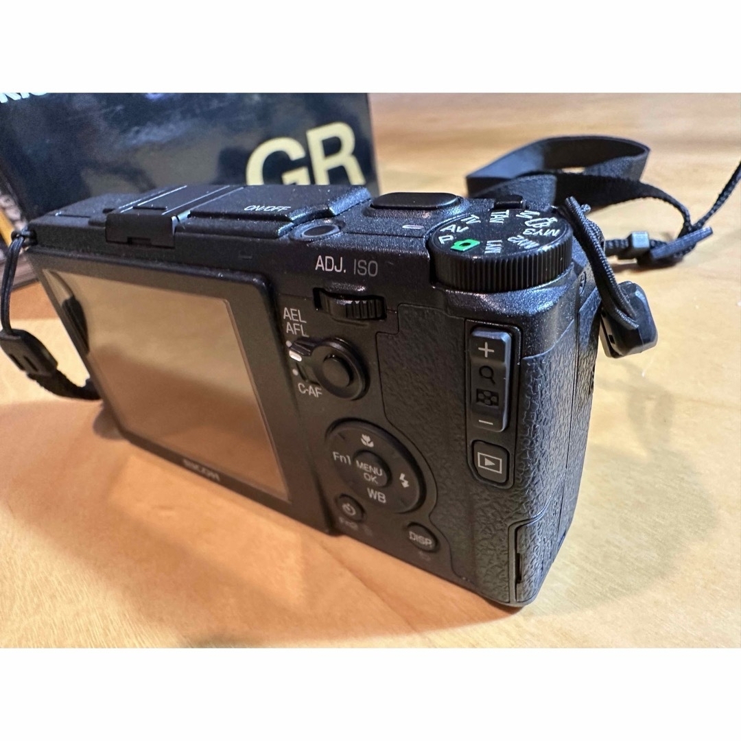 RICOH(リコー)のリコー RICOH GRII 美品 スマホ/家電/カメラのカメラ(コンパクトデジタルカメラ)の商品写真