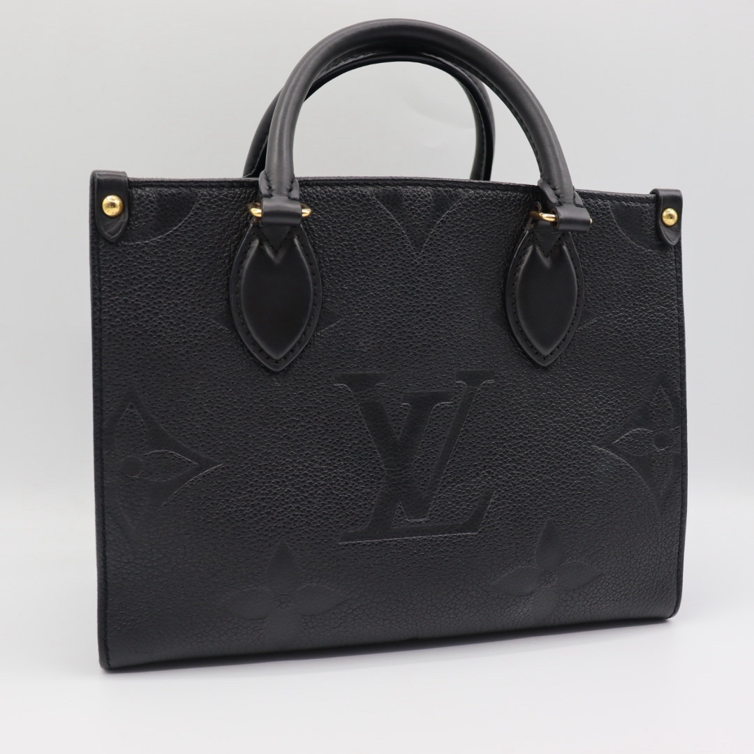 LOUIS VUITTON(ルイヴィトン)の美品！ヴィトン　アンプラント　オンザゴーPM  2wayバッグ　ブラック レディースのバッグ(ハンドバッグ)の商品写真