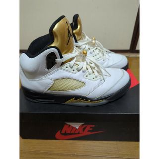 ジョーダン(Jordan Brand（NIKE）)のJORDAN5  レトロ/ホワイト(スニーカー)