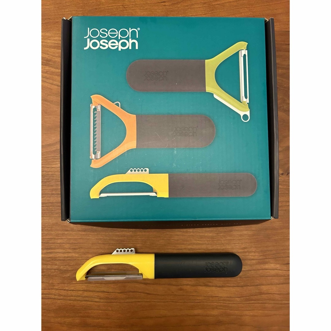 Joseph Joseph(ジョセフジョセフ)の新品　Joseph Joseph  ピーラー　ジョセフジョセフ インテリア/住まい/日用品のキッチン/食器(調理道具/製菓道具)の商品写真