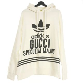 グッチ(Gucci)のGUCCI × adidas 22AW ロゴプリント プルオーバーフーディ L (パーカー)