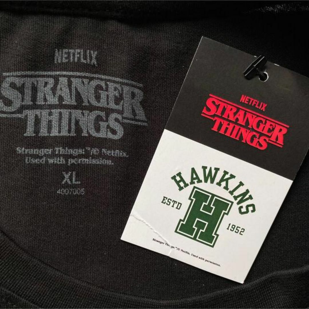 UK限定　ストレンジャーシングス Tシャツ　シーズン4 Netflix XL メンズのトップス(Tシャツ/カットソー(半袖/袖なし))の商品写真