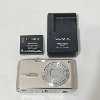 パナソニック(Panasonic)の【美品】Panasonic LUMIX DMC-FX07 ゴールド デジカメ(コンパクトデジタルカメラ)