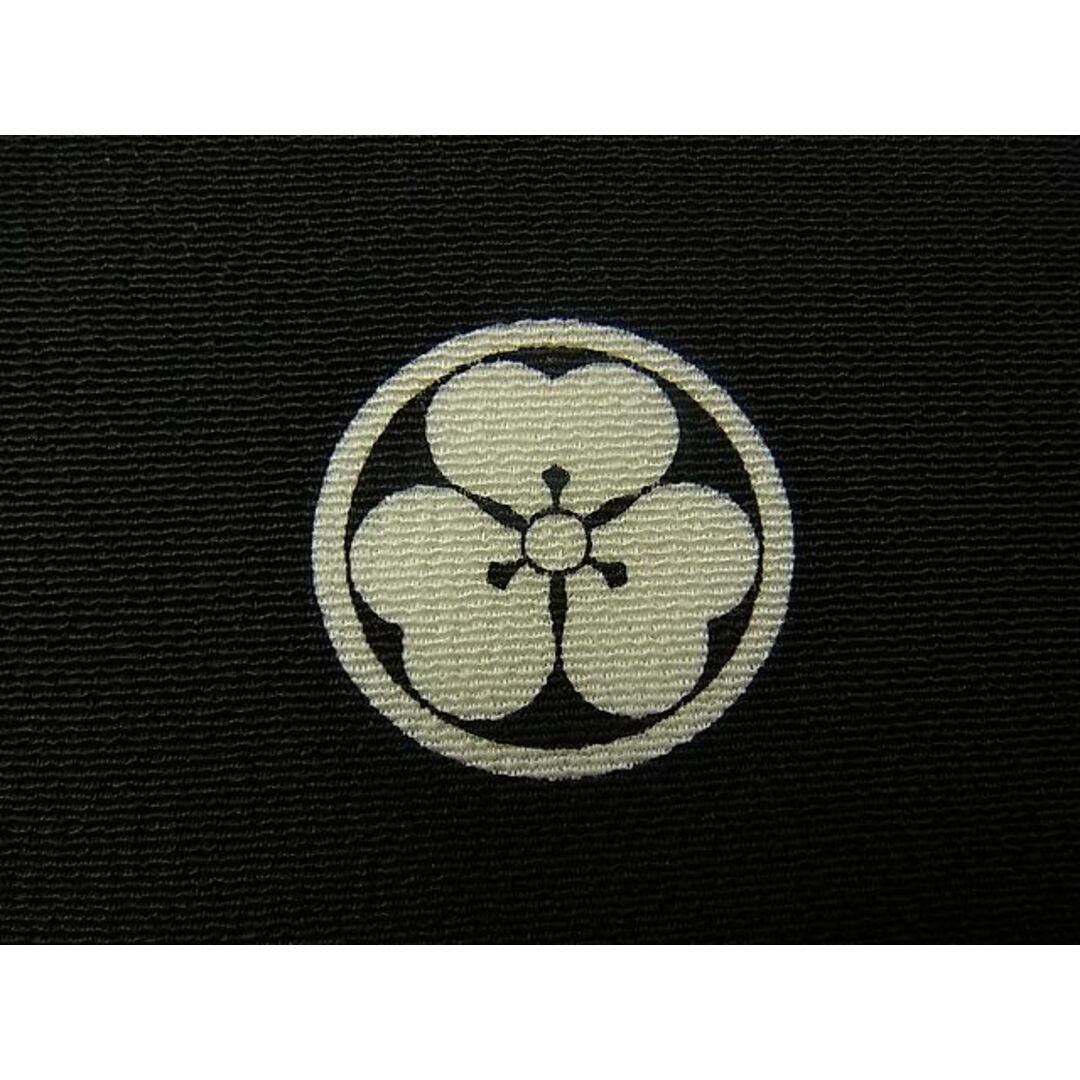 平和屋野田店■豪華黒留袖　刺繍　松エ霞文　金彩　逸品　n-fw6057 レディースの水着/浴衣(着物)の商品写真