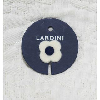 ラルディーニ(LARDINI)の新品【LARDINI ラルディーニ】定番 ブートニエール ラベルピン ピンバッジ(テーラードジャケット)