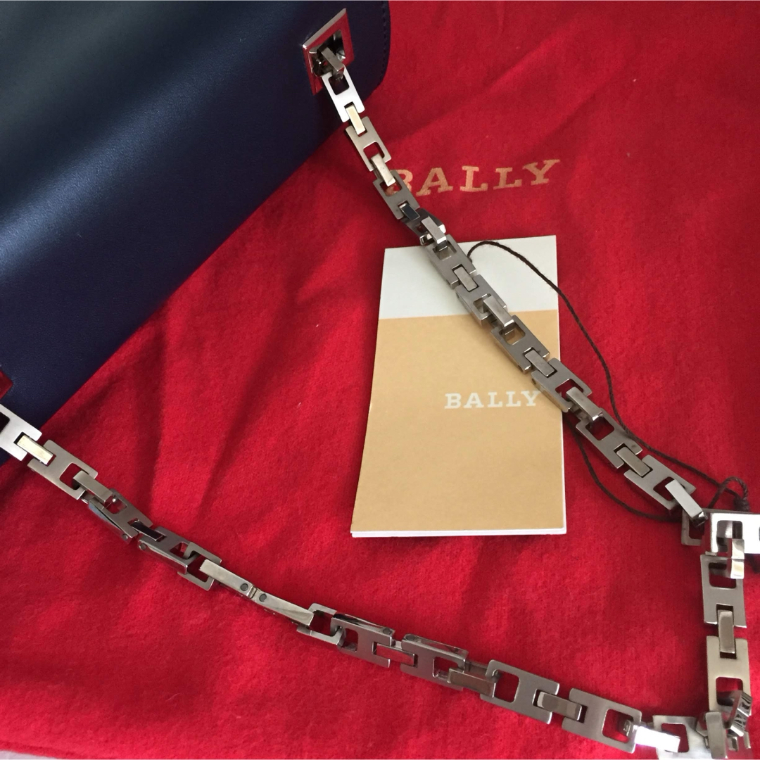 Bally(バリー)の美品 バリー ミニ チェーンバッグ スクエア 本革 BALLY レディースのバッグ(ハンドバッグ)の商品写真