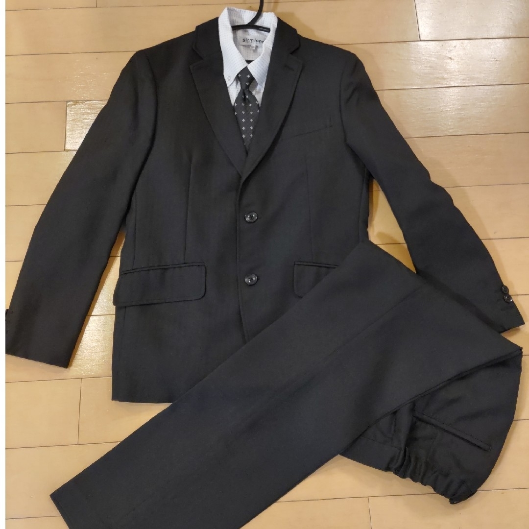 しまむら(シマムラ)の男子フォーマルスーツ165センチブラック キッズ/ベビー/マタニティのキッズ服男の子用(90cm~)(ドレス/フォーマル)の商品写真