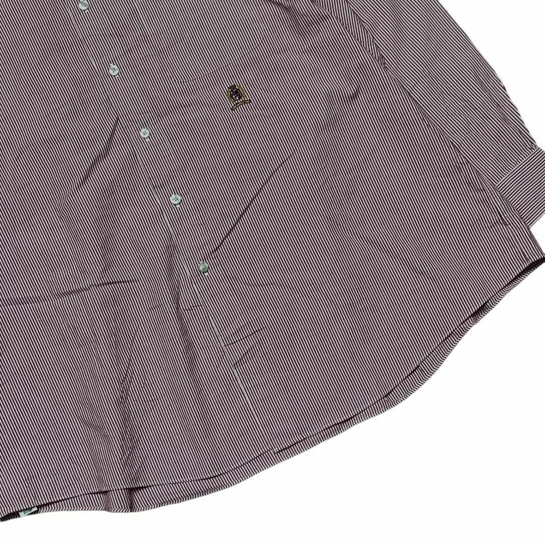 TOMMY HILFIGER(トミーヒルフィガー)のトミーヒルフィガー 赤白ストライプ BD長袖シャツ 胸ポケット 刺繍ロゴav3 メンズのトップス(シャツ)の商品写真