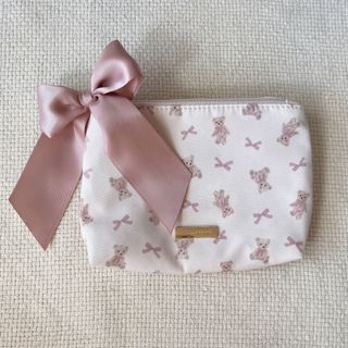 メゾンドフルール(Maison de FLEUR)の【新品】Maison de FLEUR ベアプリントティッシュケース(ポーチ)