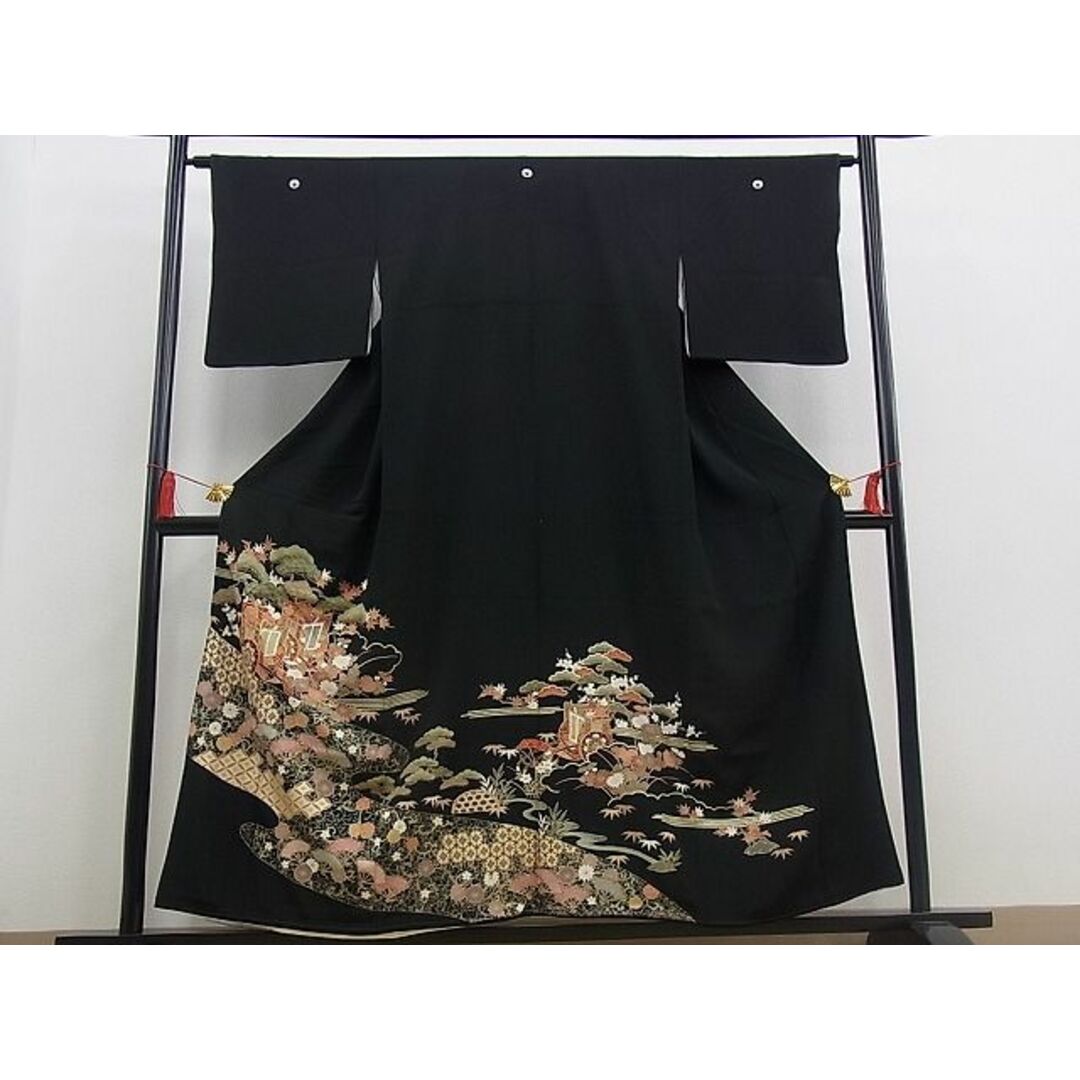 平和屋野田店■豪華黒留袖　駒刺繍　御所車吉祥草花文　金彩　逸品　n-pm0132 レディースの水着/浴衣(着物)の商品写真