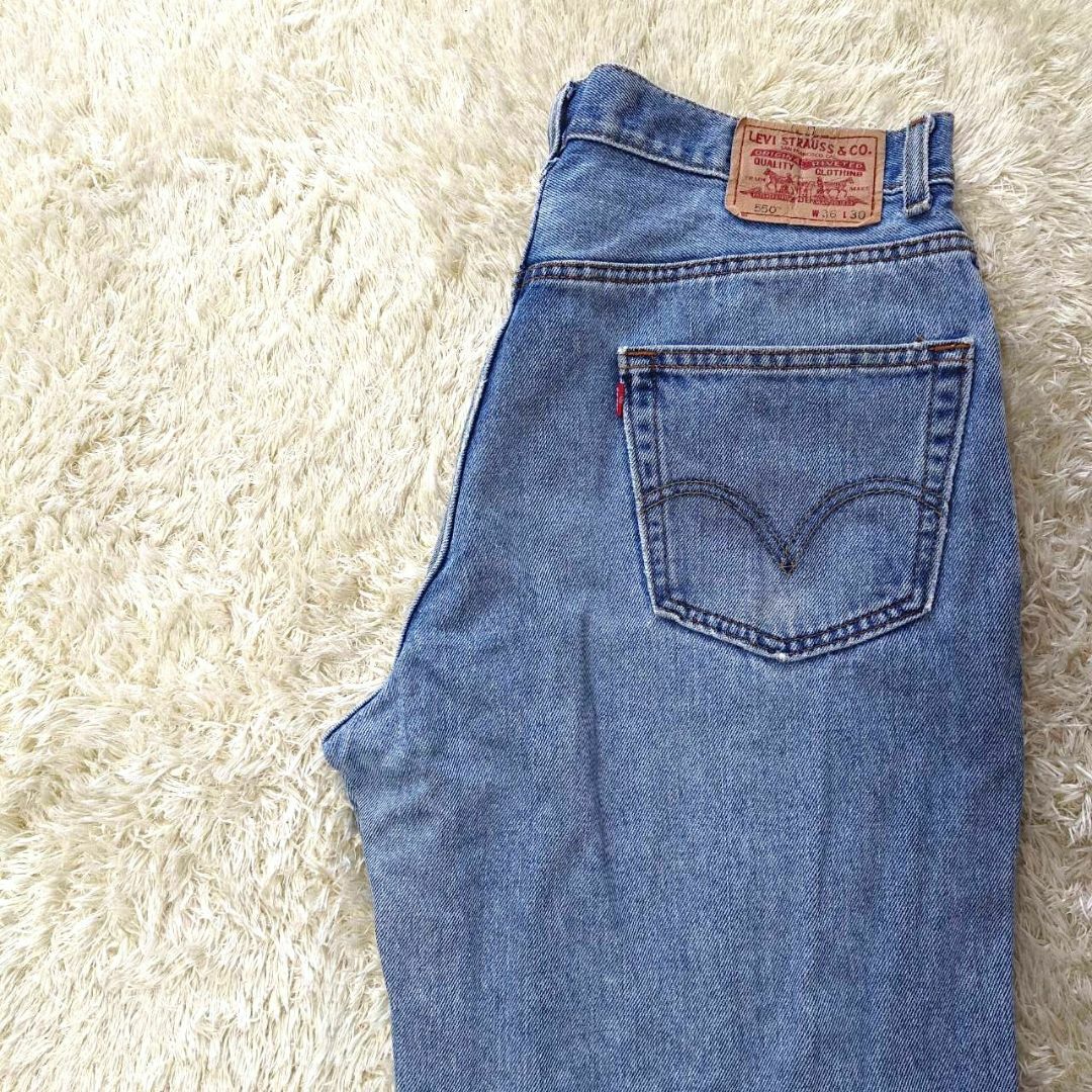 Levi's(リーバイス)のリーバイス 550 デニム ライトブルー ジーンズ W36 L30 洗濯済 メンズのパンツ(デニム/ジーンズ)の商品写真