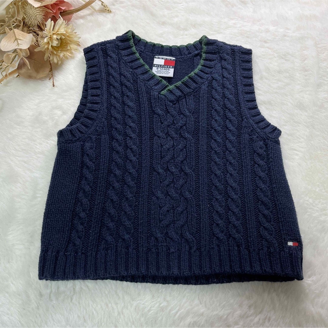 TOMMY HILFIGER(トミーヒルフィガー)のトミーヒルフィガー　ケーブル編みコットンニット　ベスト　セーター キッズ/ベビー/マタニティのベビー服(~85cm)(ニット/セーター)の商品写真