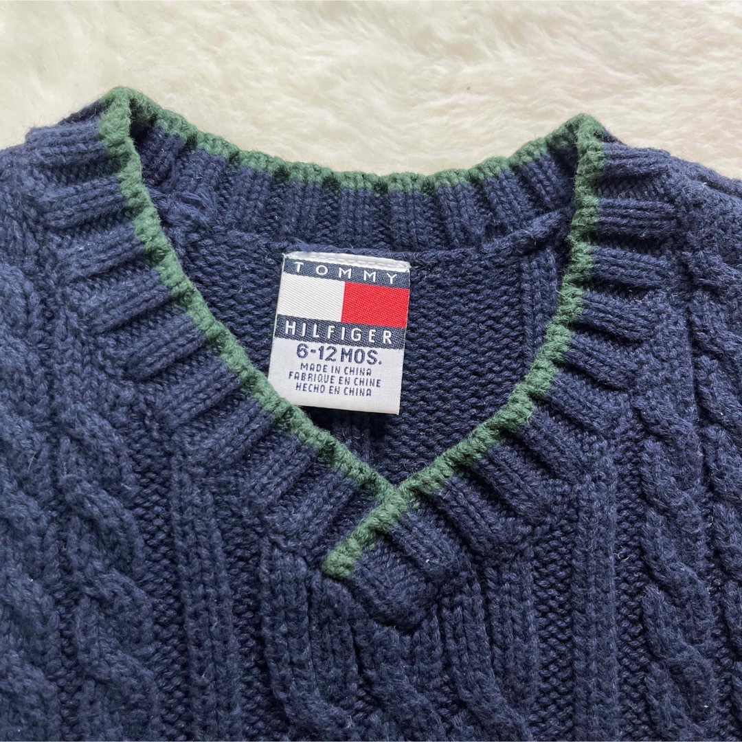 TOMMY HILFIGER(トミーヒルフィガー)のトミーヒルフィガー　ケーブル編みコットンニット　ベスト　セーター キッズ/ベビー/マタニティのベビー服(~85cm)(ニット/セーター)の商品写真