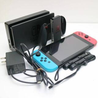 ニンテンドースイッチ(Nintendo Switch)の超美品 Nintendo Switch ネオンブルーネオンレッド  M111(家庭用ゲーム機本体)