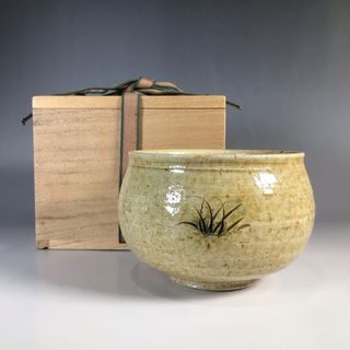 リ４７　茶碗　『在銘』『草絵』『黄瀬戸茶碗』　抹茶碗　木箱　茶道具(陶芸)