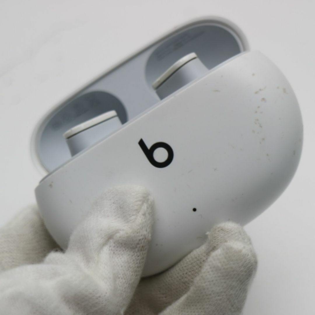 Beats by Dr Dre(ビーツバイドクタードレ)の良品中古 Beats Studio Buds ホワイト  M111 スマホ/家電/カメラのオーディオ機器(ヘッドフォン/イヤフォン)の商品写真