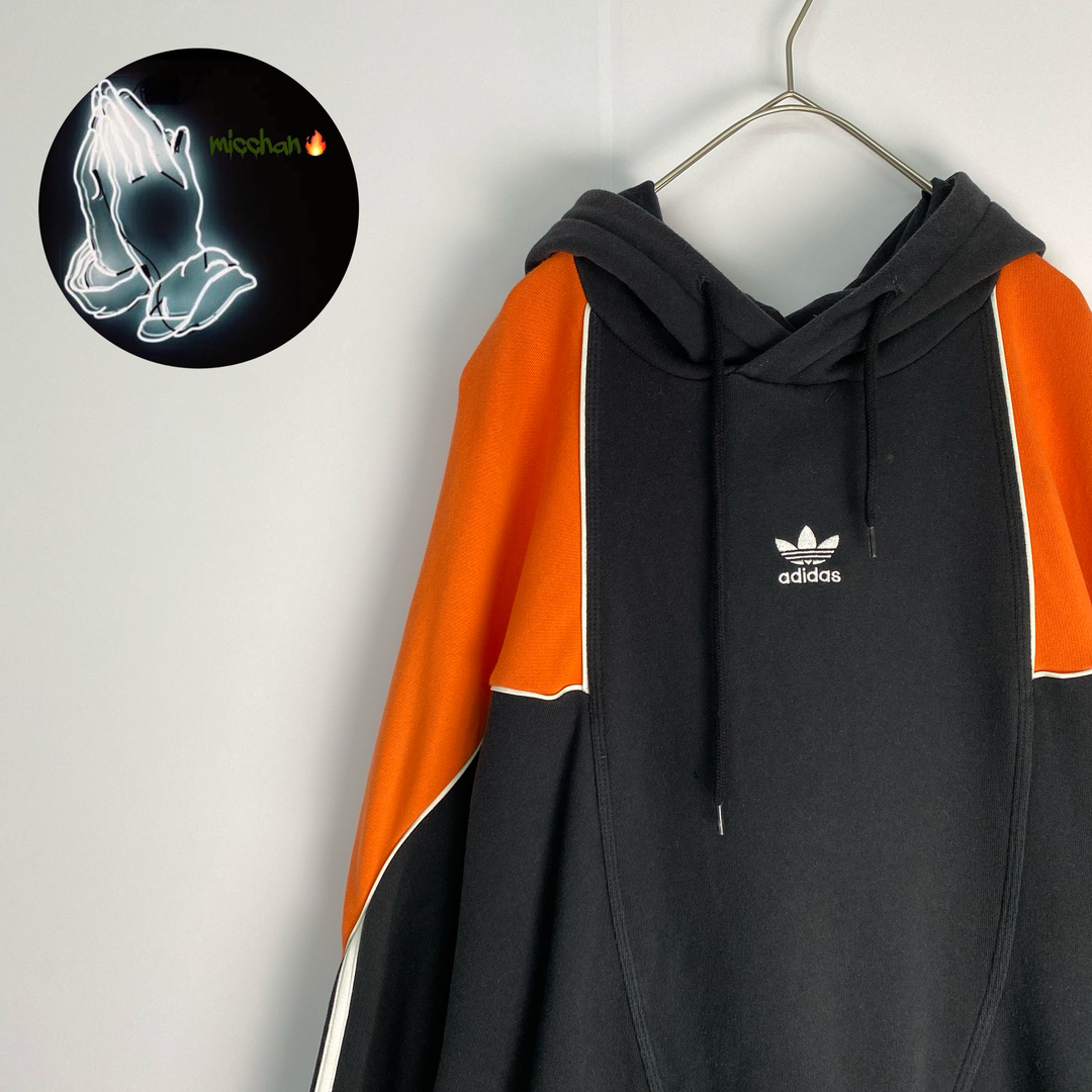 adidas(アディダス)の【アディダス　パーカー　ストリート　オーバーサイズ　黒　オレンジ　古着】 メンズのトップス(パーカー)の商品写真