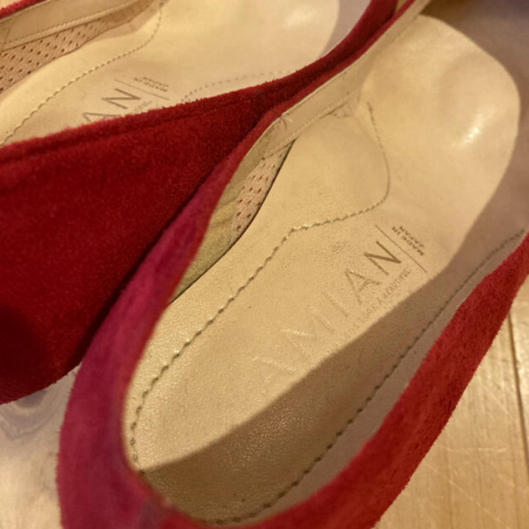 MAMIAN(マミアン)の美品☆MAMIAN マミアン パンプス スエード 24㎝ レッド 赤 レディースの靴/シューズ(ハイヒール/パンプス)の商品写真