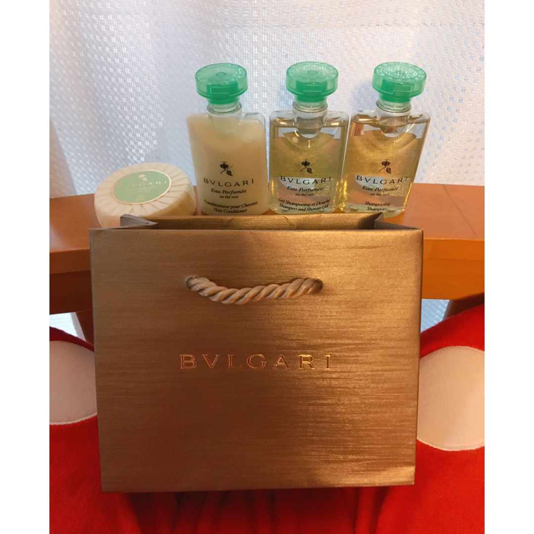 BVLGARI(ブルガリ)のBVLGARI❤︎アメニティセット&紙袋付き エンタメ/ホビーのコレクション(ノベルティグッズ)の商品写真