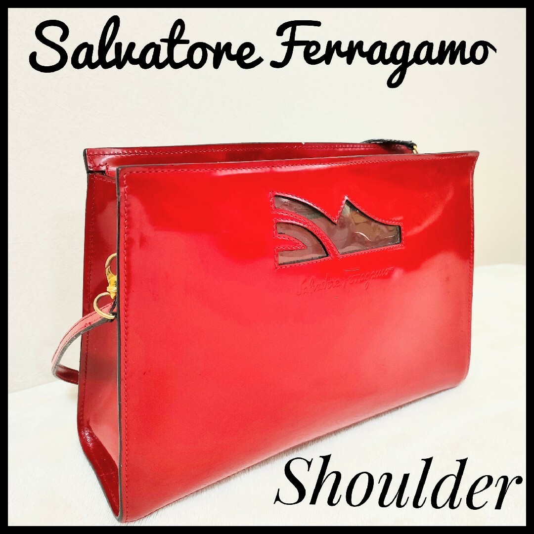 Salvatore Ferragamo(サルヴァトーレフェラガモ)の希少　サルヴァトーレ　フェラガモ　ショルダーバッグ　パテント　レッド　赤　 レディースのバッグ(ショルダーバッグ)の商品写真