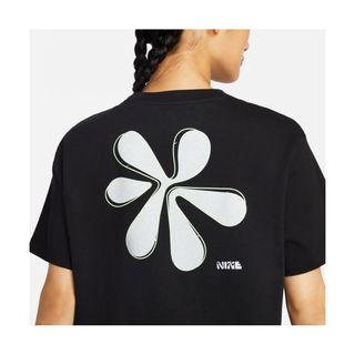 ナイキ(NIKE)の黒 ブラック ナイキ 花柄 フラワー Tシャツ XL(Tシャツ(半袖/袖なし))